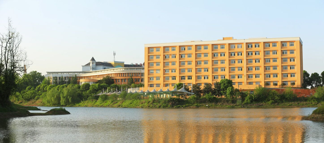 2022成考学校推荐：湖南高尔夫旅游职业学院